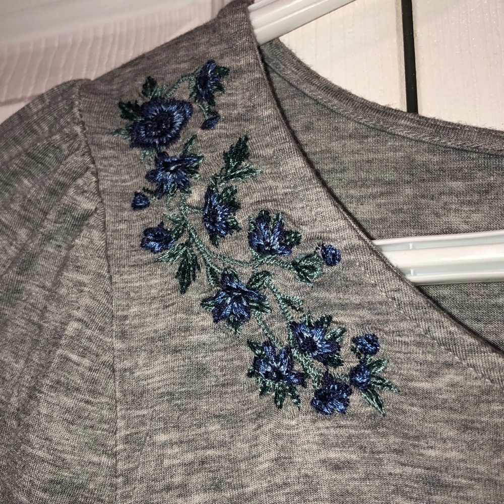 Embroidered long sleeve - Picture 2 of 5